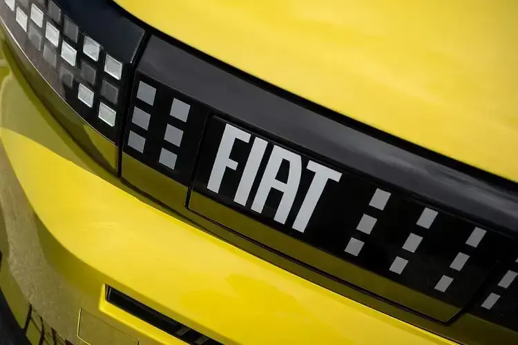 FIAT GRANDE PANDA HATCHBACK 1.2 Hybrid 48V 100 La Prima 5dr eDCT-6