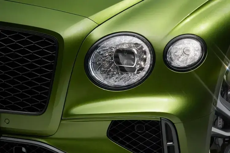 BENTLEY FLYING SPUR SALOON 4.0 V8 Hybrid Speed 4dr Auto [Blackline/Carbon]