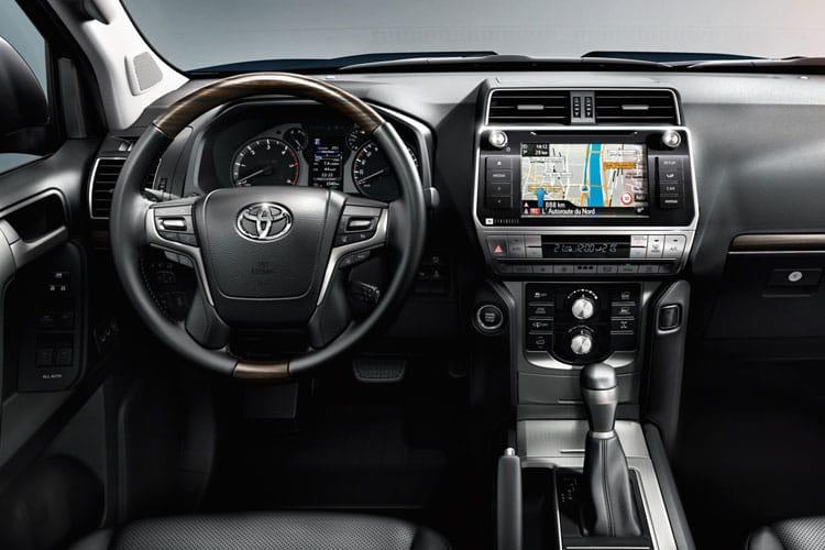 TOYOTA LAND CRUISER DIESEL SW 2.8 D-4D 204 Active 5dr Auto 7 Seats